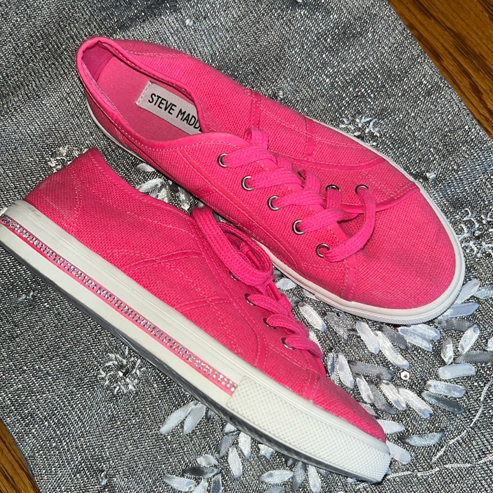 Steve Madden Big Girls Size 4 Athletic Shoes NWOT